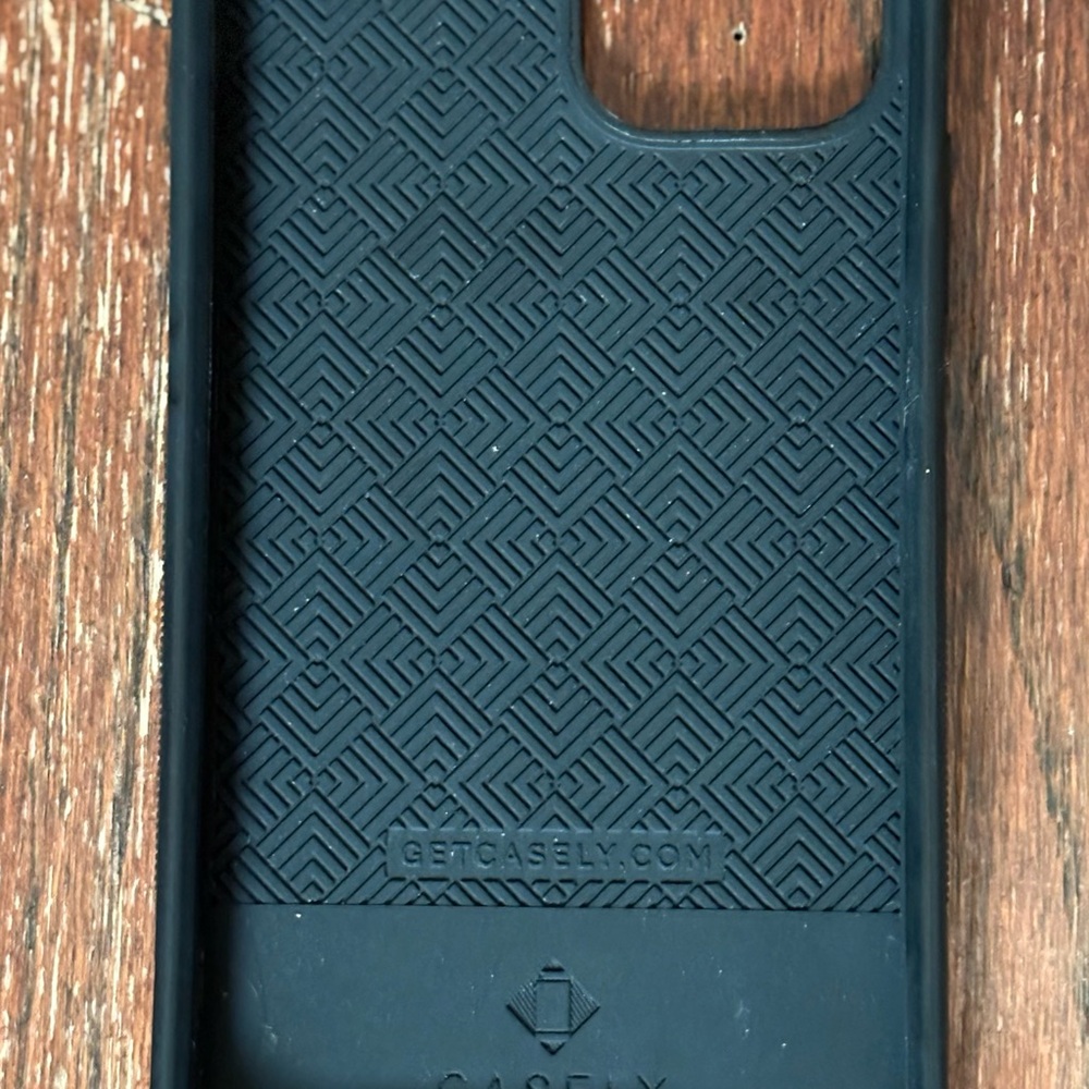 Casely Special Edition iPhone 12 Case - The Beatles - Picture 3 of 3